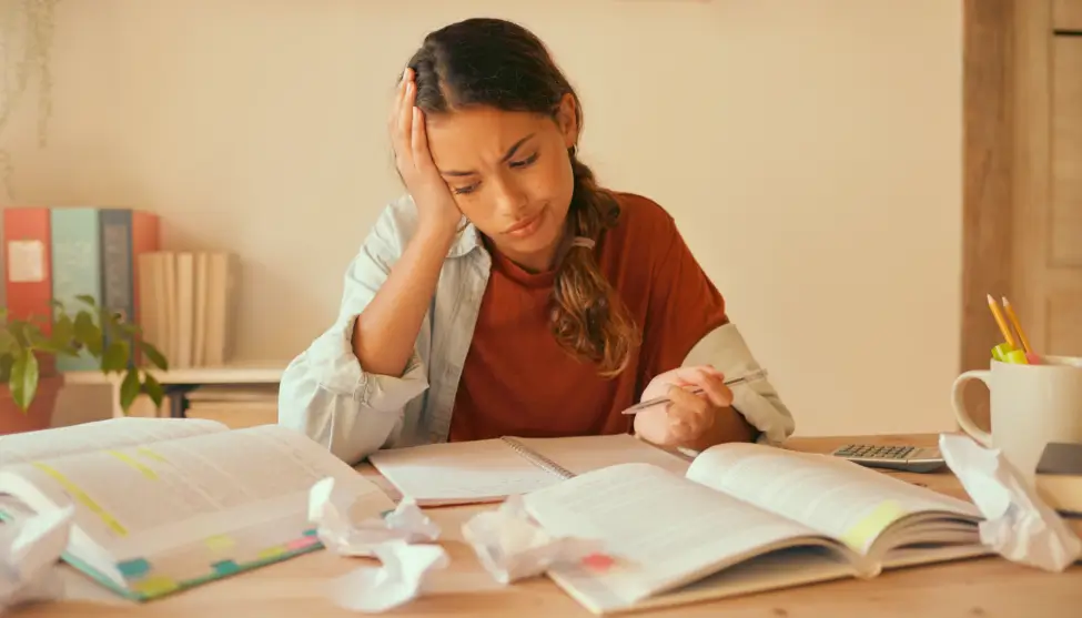 Estudiante con dificultades en asignaturas difíciles de Bachillerato