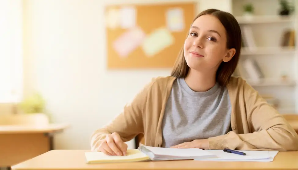 Alumno de Bachillerato que ha conseguido su nota de acceso a la universidad tras preparar la Selectividad