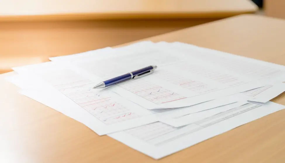 Modelo de examen PAU Galicia con criterios de corrección oficiales